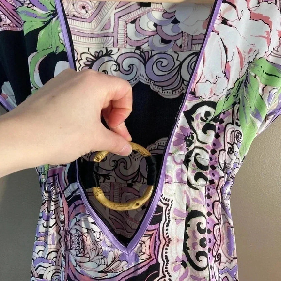 Bebe floral silk bamboo ring deep  v neck too - Picture 3 of 9